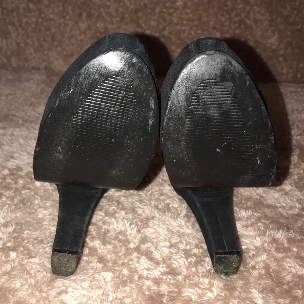 Heels - Picture 4 of 4